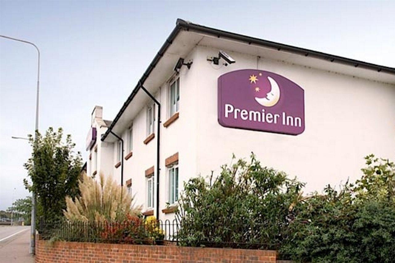 Premier Inn Basildon رايلي المظهر الخارجي الصورة
