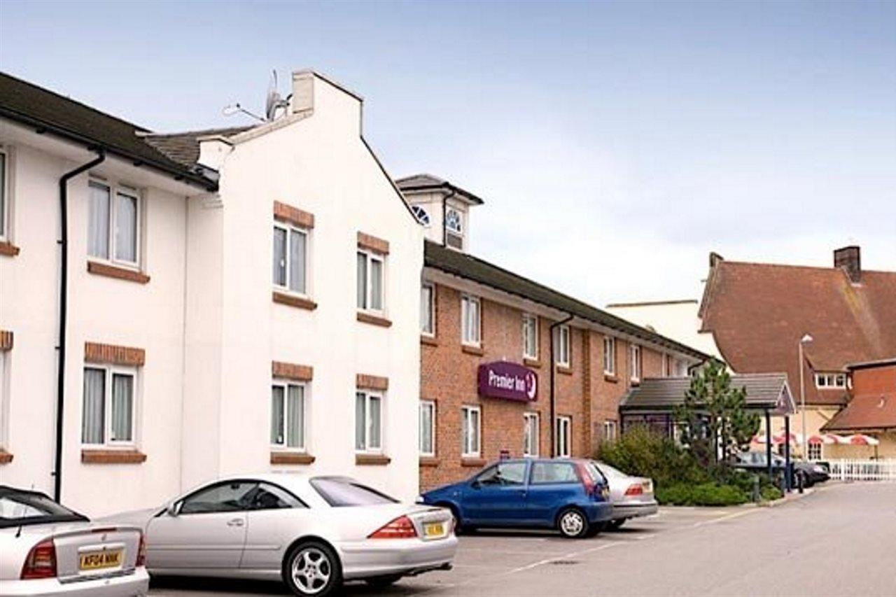 Premier Inn Basildon رايلي المظهر الخارجي الصورة